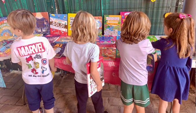 Feria Libros ingleses_Los Olivos